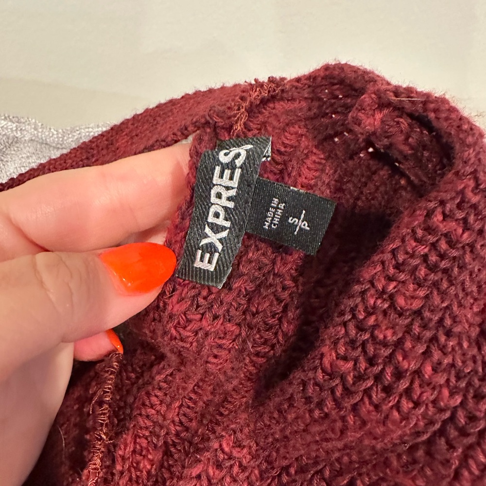 Express Sweater - Picture 2 of 3